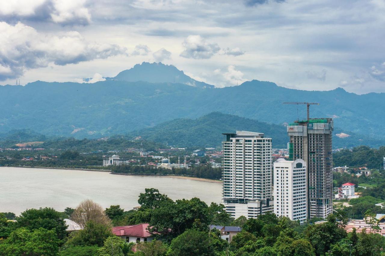 Full Seaview 2R1B Condo For 6Pax In Kota Kinabalu Exterior photo